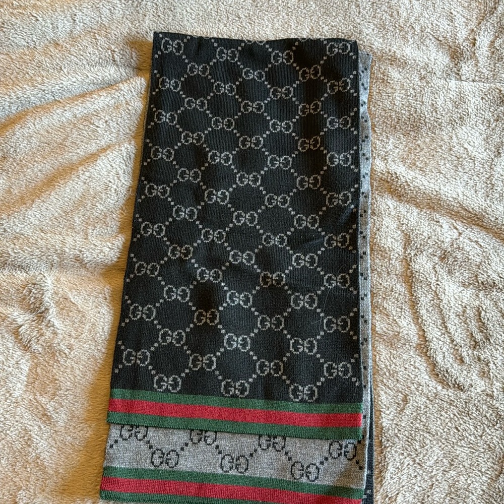 Gucci scarf
